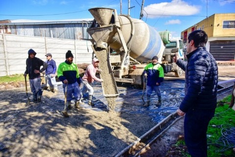 Nardini supervisó el avance de las obras ejecutadas en la ciudad de Grand Bourg