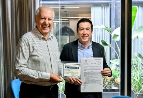 Nardini hizo entrega de la habilitación a la ampliación de la planta de Nevares
