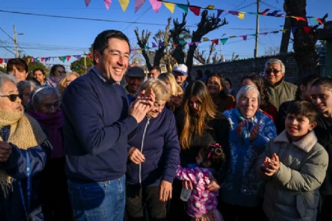 Nardini inauguró cinco nuevas cuadras pavimentadas en el Barrio Devoto
