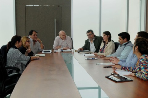 Mesa de trabajo del área Educación con distritos vecinos