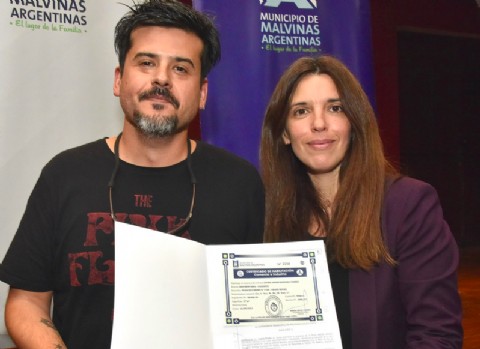 El municipio llevó a cabo una nueva entrega de habilitaciones para comerciantes locales