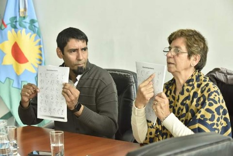 El cuerpo legislativo del Municipio inició el taller de lengua de señas