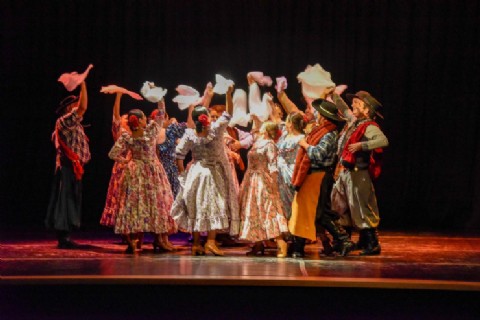 La Compañía de Danza municipal, participó de la XIII edición del encuentro en la UNGS