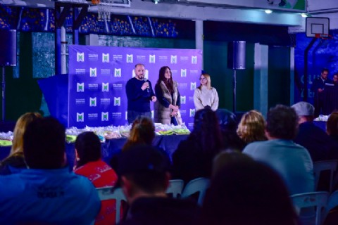 Se realizó la entrega de 300 plantillas ortopédicas a deportistas y vecinos en el Club