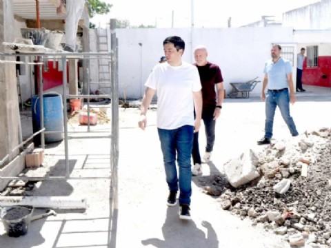 Nardini recorrió obras en escuelas que ampliarán la matrícula y mejorarán las condiciones edilicias