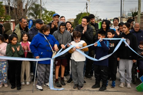 VIDEO | El intendente Leo Nardini inauguró cinco nuevas cuadras