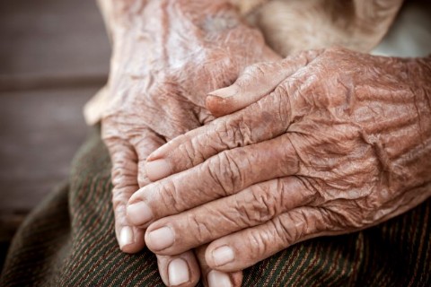 Dejaron a su padre sin internación domiciliaria