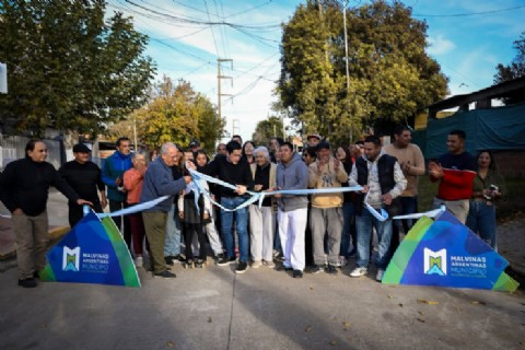 El intendente Leo Nardini inauguró nuevas cuadras de pavimento