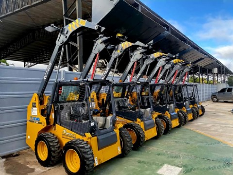 El intendente Ishii adquirió nuevas maquinarias para el mejoramiento de los servicios públicos y limpieza del distrito