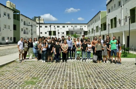 Leo Nardini entregó 10 nuevas viviendas en el Complejo Residencial Morse, en la ciudad de Ing. Pablo Nogués