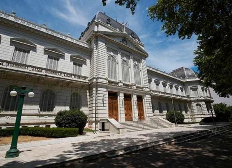 El gobernador promulgó la Ley de creación de nuevos juzgados en Malvinas Argentinas