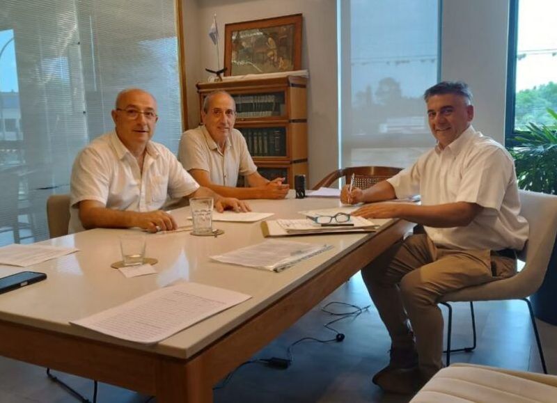 La Mutual Carlos Mugica firmó la escritura de 16 hectáreas y avanza con el proyecto de loteo en el municipio