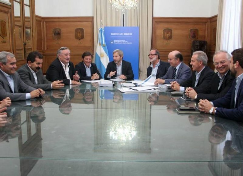 AySA asume el servicio de cloacas y agua potable en San Miguel