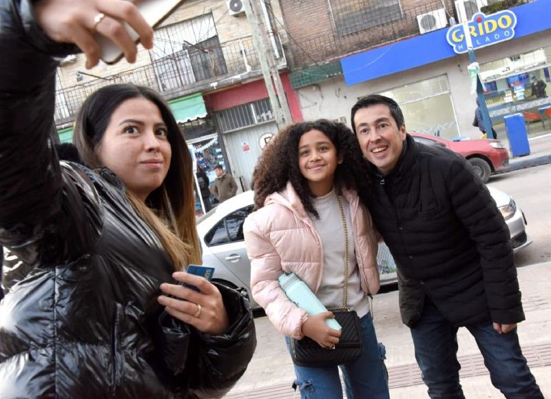 Nardini recorrió el centro de Tortuguitas, como parte del lanzamiento de la campaña "Leo 23"