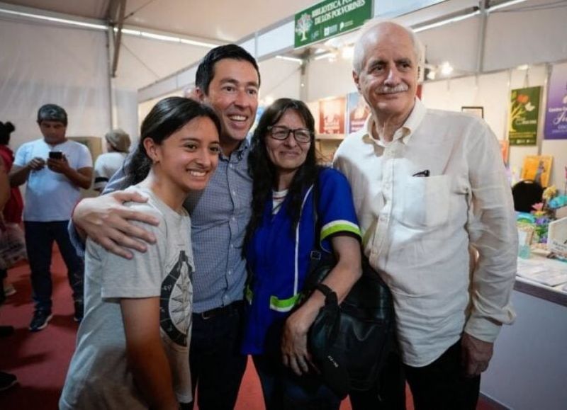 VIDEO | Nardini y Taiana visitaron la Feria del Libro de la ciudad y afirmaron que "el pueblo necesita del peronismo"