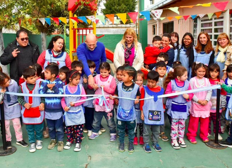 Nuevos juegos en el Jardín de Infantes 901 de Ingeniero Sourdeaux
