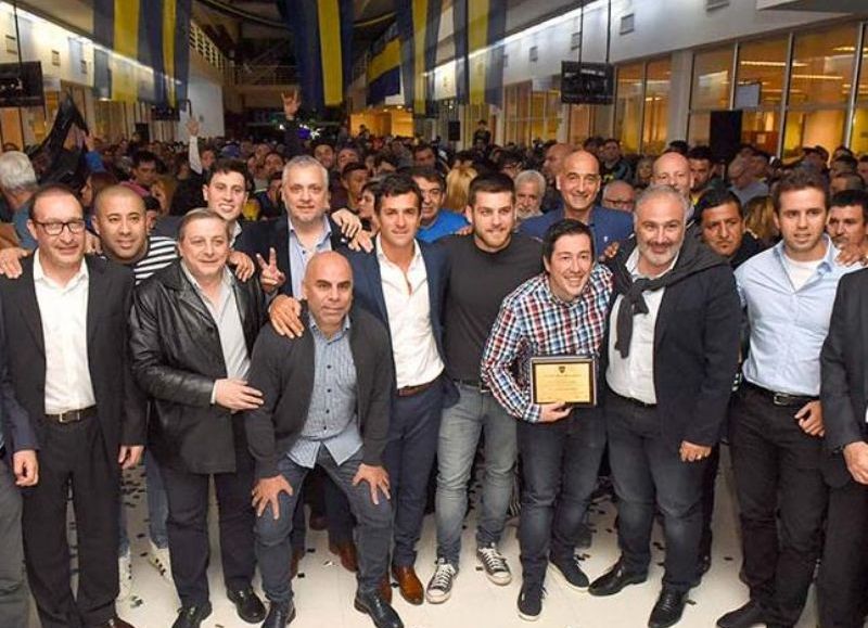 El Palacio Municipal se vistió de azul y oro este fin de semana